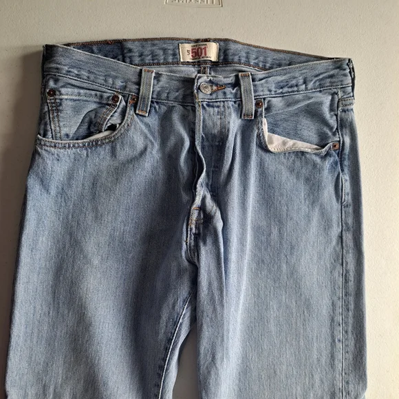 Levi's 501 light wash vintage jeans - Picture 7 of 9